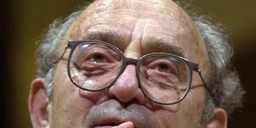 Der Anti-Apartheid-Kämpfer Denis Goldberg ist gestorben. Foto: picture alliance / dpa