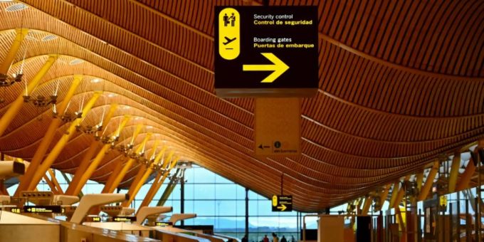 Terminal am internationalen Flughafen von Madrid Terminal am internationalen Flughafen von Madrid
