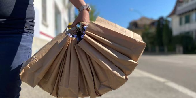 Die Überraschungspost wird ausgeliefert.