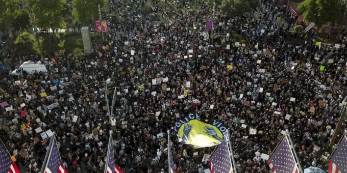 Proteste gegen Rassismus und Polizeigewalt auch in Los Angeles. rassismus floyd