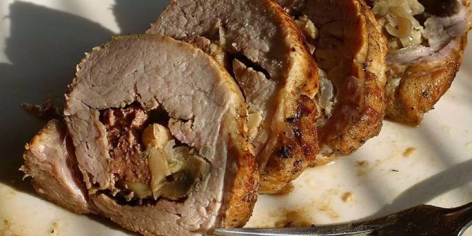 Wer den Rollbraten aus der Truhe entwendet hat, ist unklar. Wer den Rollbraten aus der Truhe entwendet hat, ist unklar.