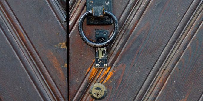 Eine Hausbesetzung in Basel konnte friedlich aufgelöst werden. Eine Hausbesetzung in Basel konnte friedlich aufgelöst werden.