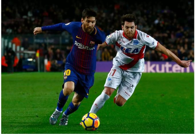 Fans des FC Barcelonas können dank Messi jubeln. Fans des FC Barcelonas können dank Messi jubeln.
