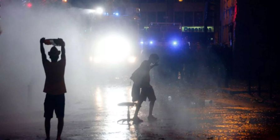 Auch in anderen französischen Städten gab es Ausschreitungen, darunter in Lyon, Marseille, Strassburg und Rouen.