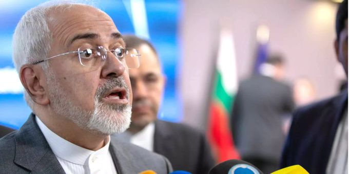 Der iranische Aussenminister Sarif ist trotz Gebrauch von Grossbuchstaben nicht «beeindruckt» von Trumps Twitter-Botschaft. Der iranische Aussenminister Sarif ist trotz Gebrauch von Grossbuchstaben nicht «beeindruckt» von Trumps Twitter-Botschaft.