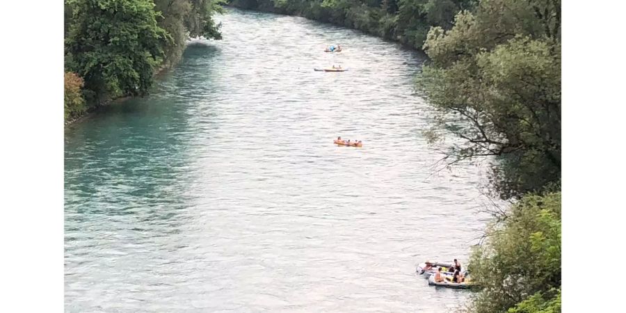 Manche im Zug und manche entscheiden sich für die harte Tour.