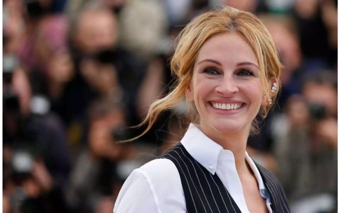 Man glaubt es nicht, selbst ein Lächeln kann man versichern: Schauspielerin Julia Roberts (50) zahlt für ihren Mund 21,9 Millionen Franken.