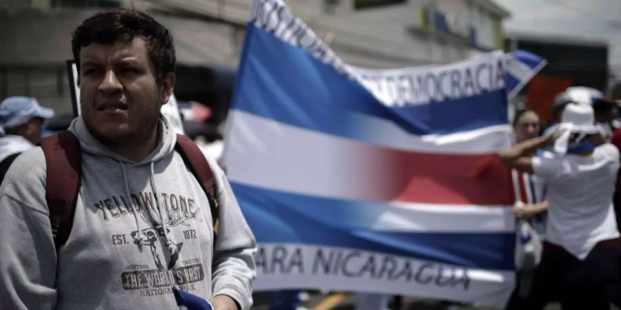 Rund 4000 Nicaraguaner campen vor dem Migrationsamt in Costa-Ricas Hauptstadt San José.