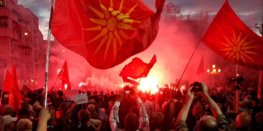 In Mazedonien gehen die Leute auf die Strasse. Ende September wird über die Namensänderung des Staates abgestimmt.