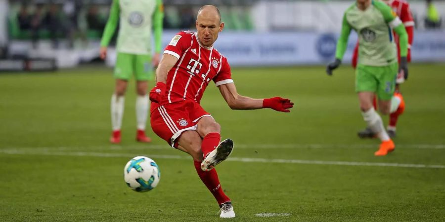 Arjen Robben scheitert vom Elfmeterpunkt.