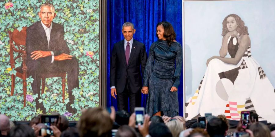 Michelle und Barack Obama bei der Enthüllung ihrer Portraits