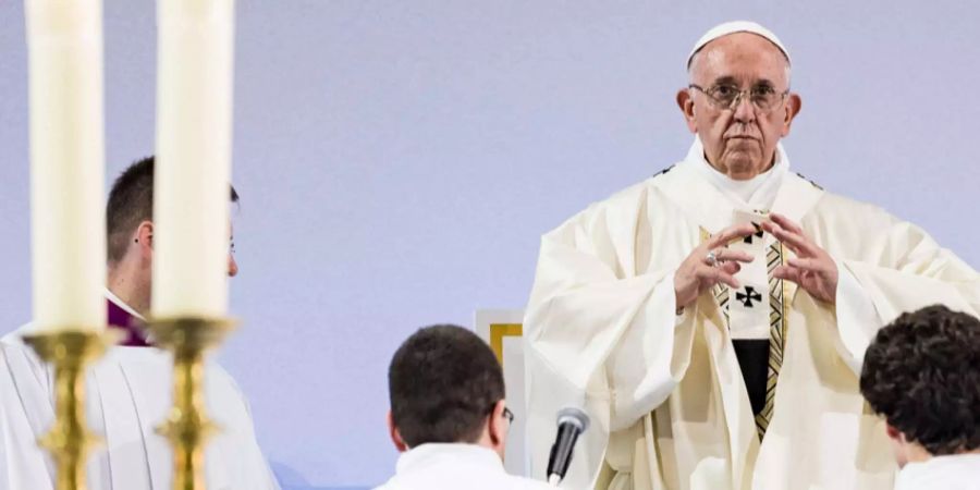 Papst Franziskus bei der heiligen Messe in der Palexpo-Halle in Genf.