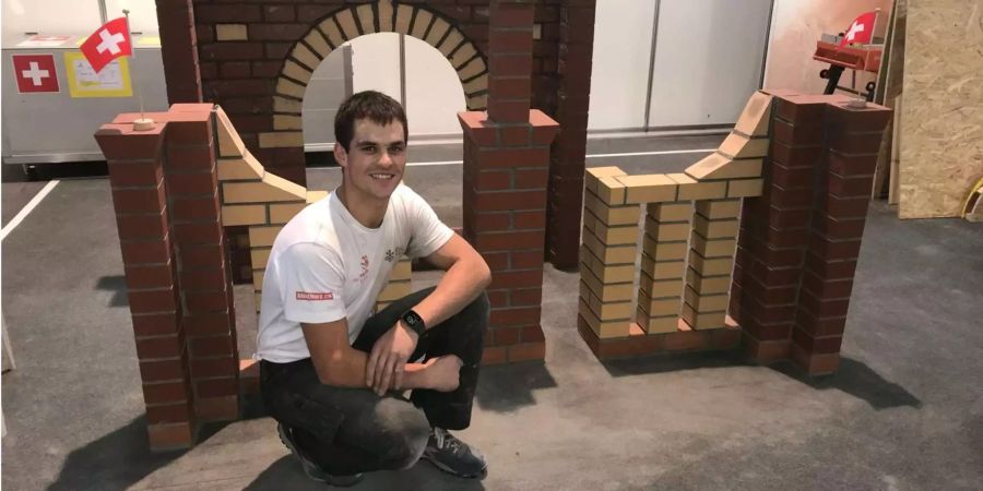 Stefan Hersche mit seinem Wettkampfobjekt, mit dem er an den EuroSkills den vierten Platz erreicht hat.