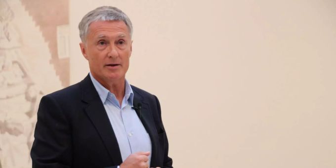 David Zwirner, deutsch-amerikanischer Galerist, ist ebenfalls an der Art Basel vertreten. David Zwirner