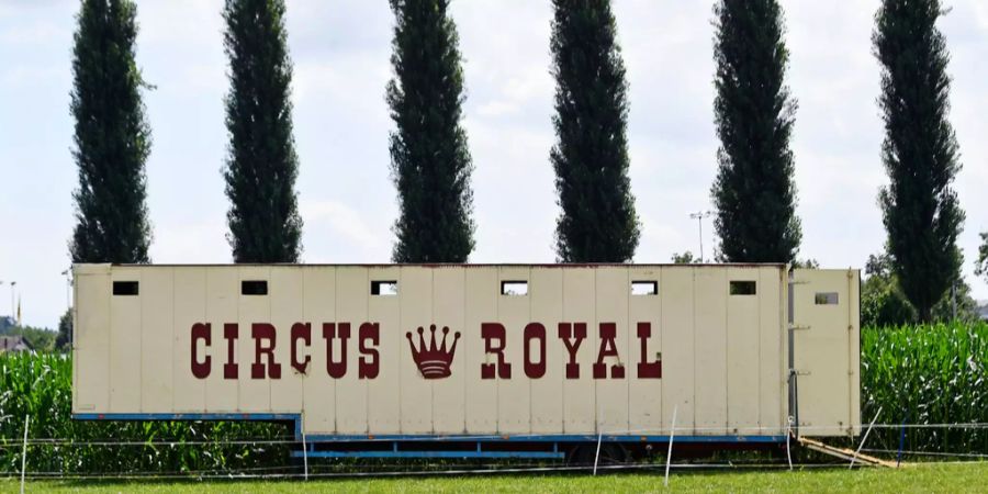Ein Materialcontainer des Circus Royal.