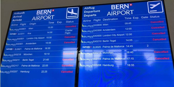 Die Anzeigen am Flughafen Bern-Belp. Die Anzeigen am Flughafen Bern-Belp.