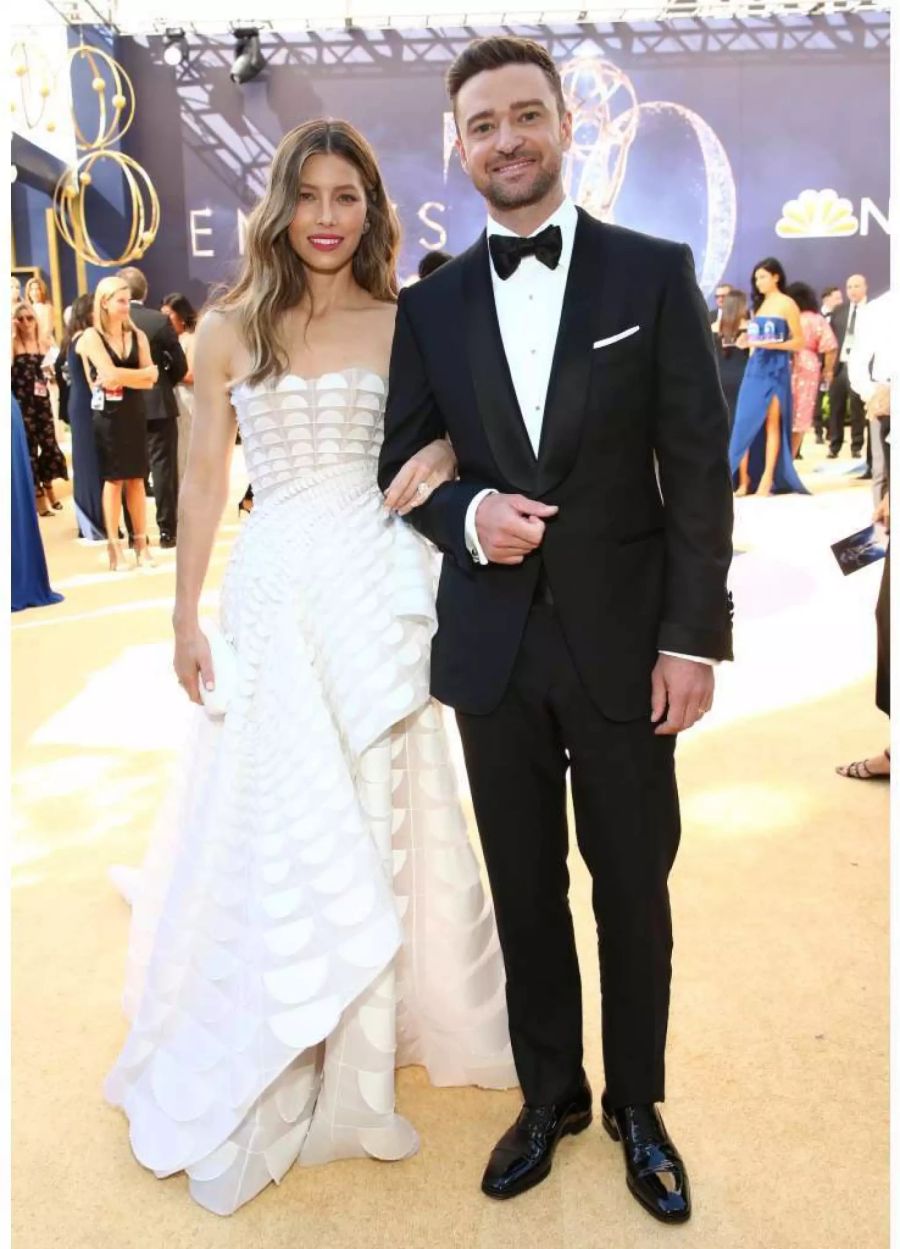 Weiss dominiert: Jessica Biel trug neben Ehemann Justin Timberlake ein ebenfalls ganz dezentes Kleid von Ralph and Russo.