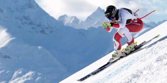 Lara Gut-Behrami fährt in St, Moritz die Piste herunter.