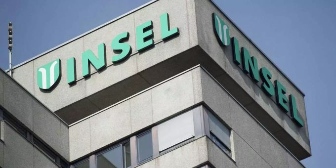 Sicht von aussen auf die obersten Etagen des Inselspitals in Bern - Keystone Sicht von aussen auf die obersten Etagen des Inselspitals in Bern - Keystone