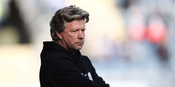 Bielefelds Trainer Jeff Saibene zeigt sich enttäuscht nach der Niederlage gegen Fürth. Bielefelds Trainer Jeff Saibene zeigt sich enttäuscht nach der Niederlage gegen Fürth.