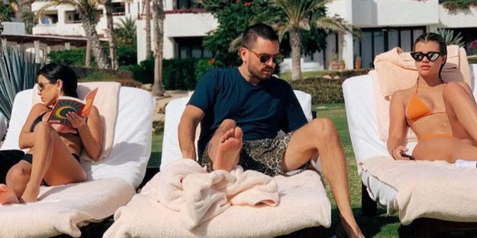 Mit Flamme ihres Ex - Kourtney Kardashian liefert sich Bikini-Duell