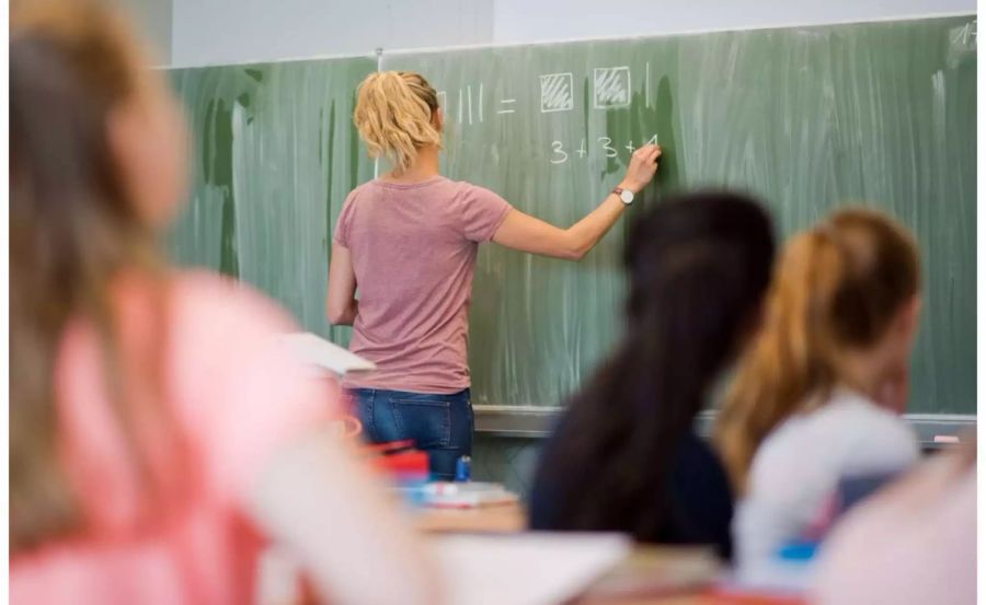 Tatort Schule: In Dietikon ZH kam es zum Angriff auf eine Lehrerin. (Symbolbild)