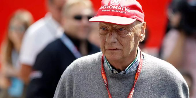 Niki Lauda hatte noch im Februar anlässlich seines Geburtstags eine Video-Botschaft veröffentlicht. Damals sagte er: «Ich komme wieder zurück und es geht volle Pulle bergauf.» Niki Lauda Formel 1