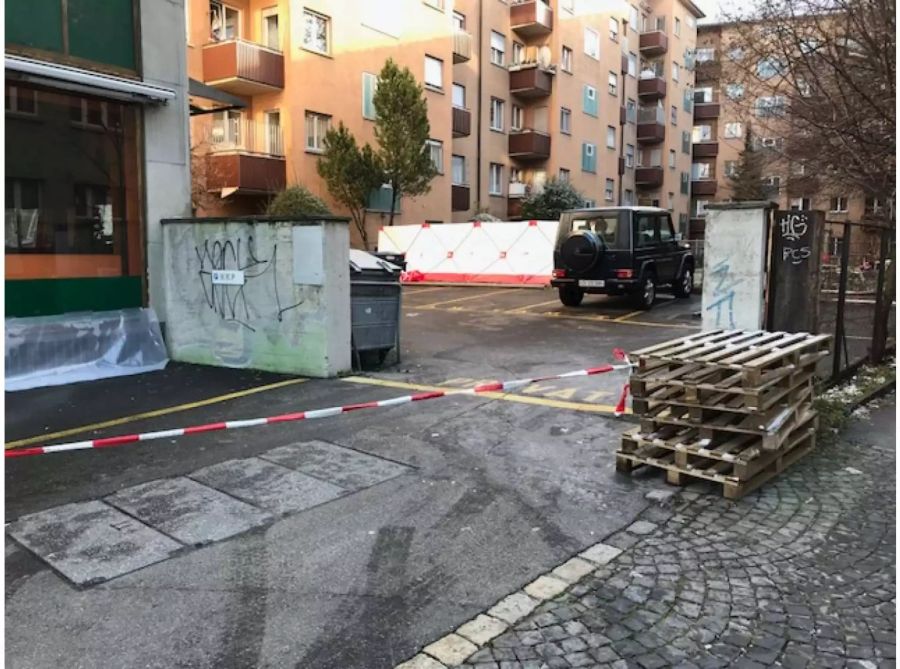 Die Brandstelle in Zürich Wiedikon.