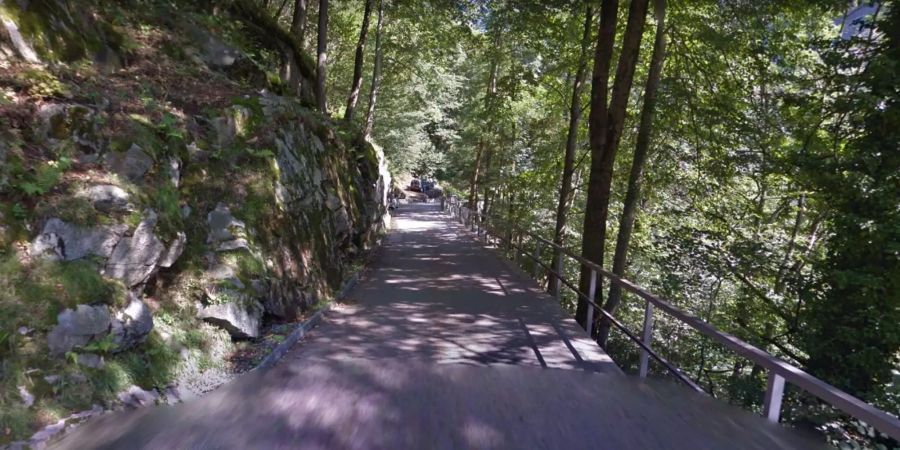 Diese Strasse führt nach Corippo TI. Das Dorf hat nur 13 Einwohner - und jetzt auch noch keinen Gemeinderat mehr.