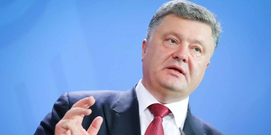 Petro Poroschenko kündigte eine Kompetenzverschiebung im Kampf gegen die russische Aggression an.