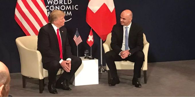 Hier sprechen Trump und Berset miteinander. Hier sprechen Trump und Berset miteinander.