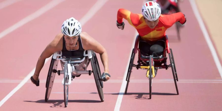 Die 33-jährige Manuela Schär ist die beste Rollstuhlfahrerin des Jahres. 2017 gewinnt sie innerhalb einer Woche die Marathons in Boston und London mit Streckenrekord, im Herbst triumphiert sie in Berlin und an der WM in London gewinnt sie Silber über 800 Meter.