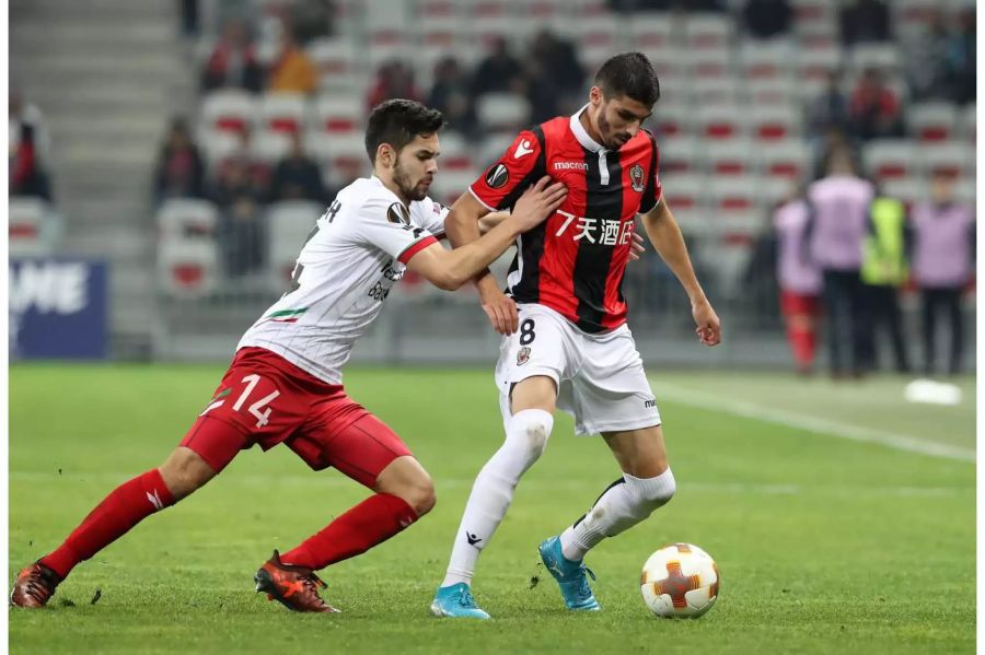 Der Schweizer Trainerfuchs Lucien Favre scheint den Turnaround mit Nizza endgültig geschafft haben: Sein Team gewinnt 1:0 gegen Amiens und ist damit seit sechs Spielen ohne Niederlage. Damit liegt Nizza auf Rang sechs, nur drei Punkte hinter den internationalen Plätzen.