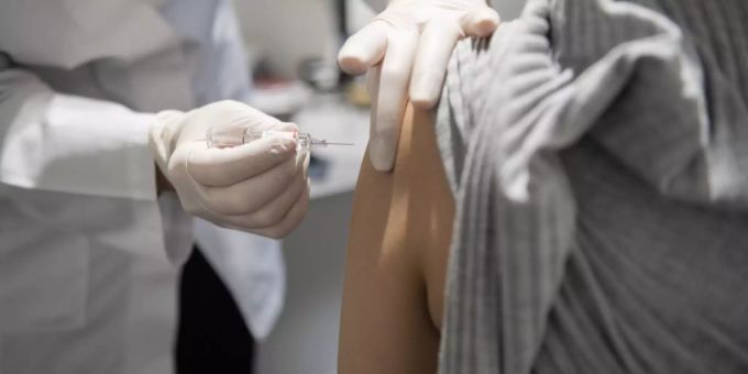 Ein Genfer Impfstoff gegen das Coronavirus wird bald an Mäusen getestet. genfer impfstoff
