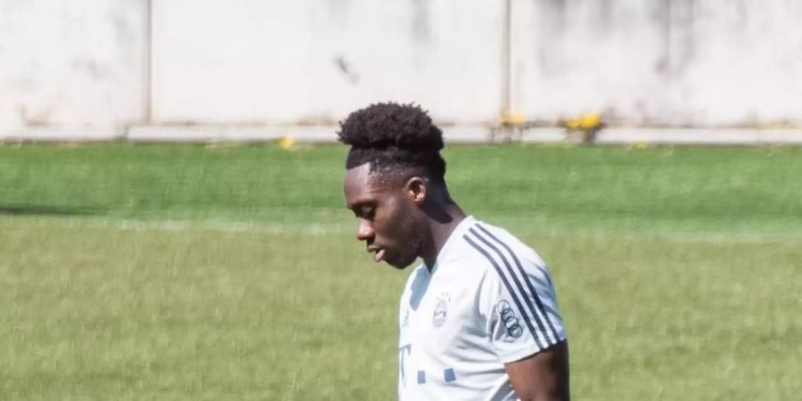 Arbeitet an seinen Bayrisch-Kenntnissen: Alphonso Davies vom FC Bayern München. Foto: Matthias Balk/dpa