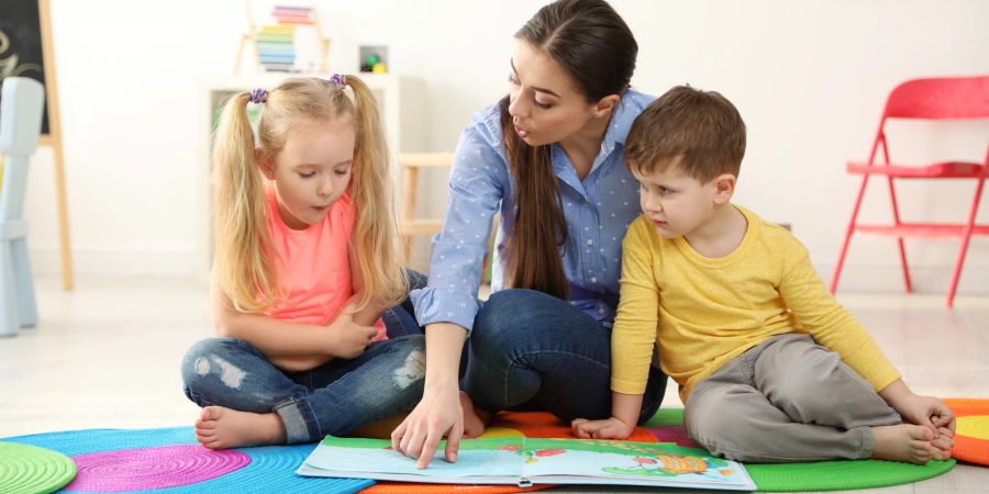 nanny mit zwei kindern