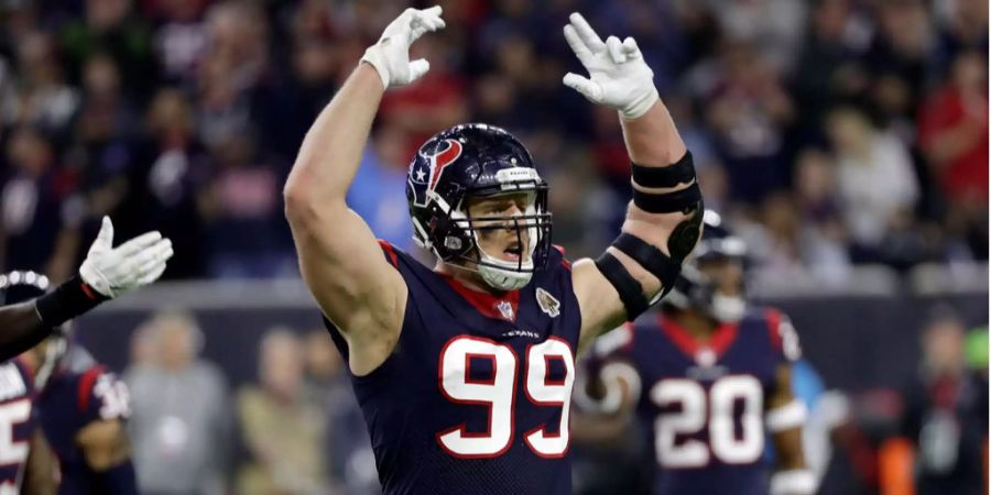 Die Houston Texans feiern gegen Divisionskonkurrent Tennessee Titans (34:17) den achten Sieg in Folge. Doch nicht nur das: Endlich ist auch mal die Art und Weise überzeugen. Nach verhaltenem Start lässt die Defense um Superstar J.J. Watt kaum mehr was zu und sackt Titans-QB gleich sechs Mal. Im Angriff sorgen Deshaun Watson und ausgerechnet der viel gescholtene RB Lamar Miller für klare Verhältnisse. Zudem fängt der vor Kurzem verpflichtete Demaryius Thomas zwei Touchdowns. Bei dem relativ einfachen Restprogramm sind die Playoffs so gut wie sicher.