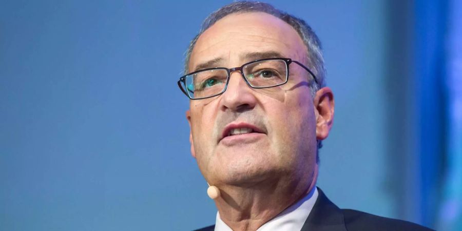 Bundesrat Guy Parmelin spricht über den Cyberkrieg.