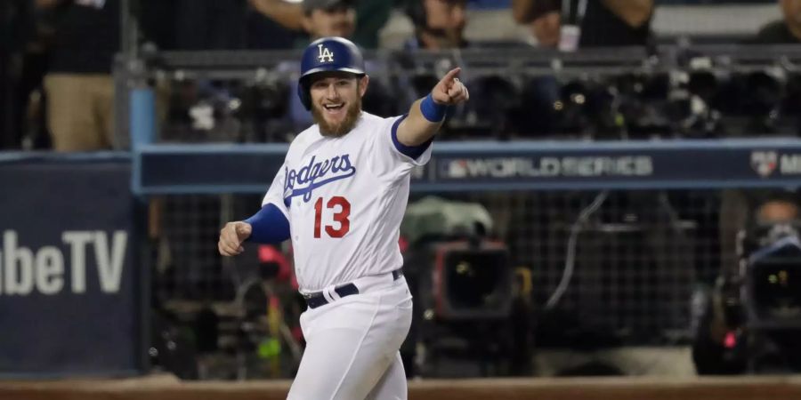 Max Muncy von den Los Angeles Dodgers jubelt nach einem Punkt.