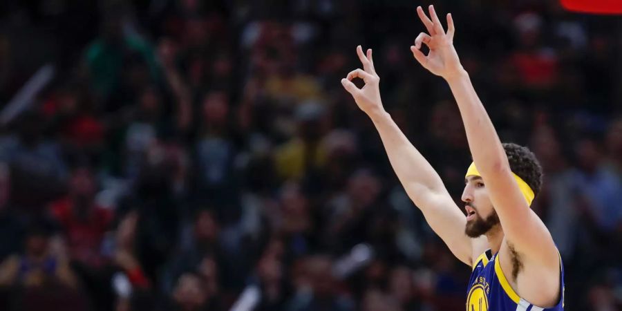 Klay Thompson von Golden State jubelt nach einem Drei-Punkte-Wurf.