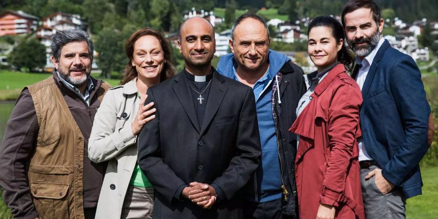 Der Cast von  «Amur senza fin»: Regisseur Christoph Schaub (Mitte) mit seinen Darstellern Bruno Cathomas, Rebecca Indermaur, Tonia Maria Zindel und Beat Marti (von links).