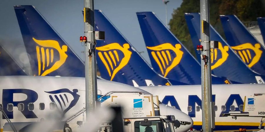 Flugzeuge von Ryanair stehen während eines Streiks von Piloten der irischen Low-Cost-Airline am Flughafen Charleroi.