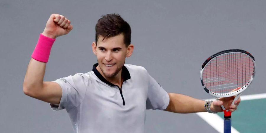 Dominic Thiem jubelt über seinen Sieg im Viertelfinal von Paris.