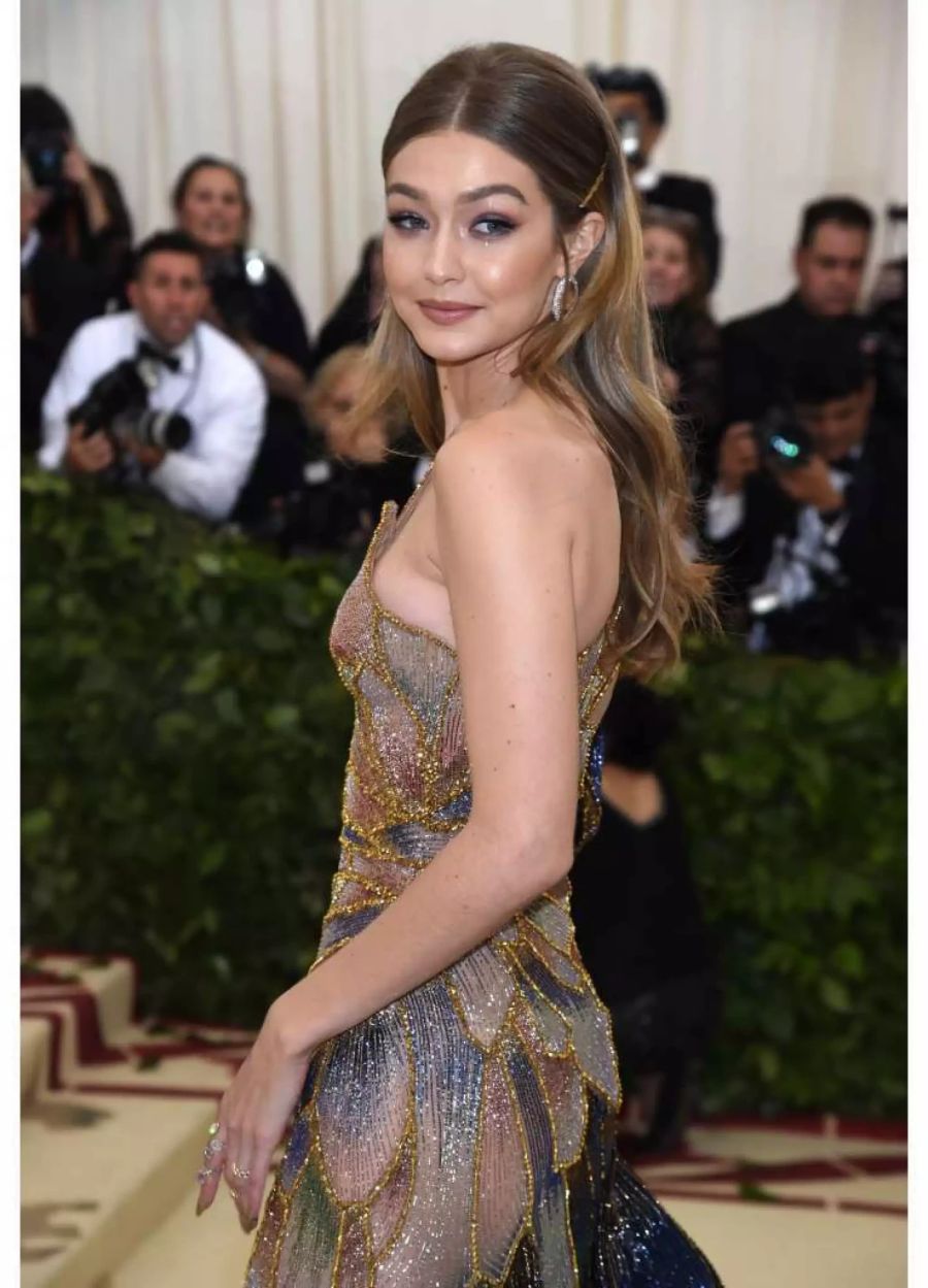 Gigi Hadid auf dem Red Carpet.