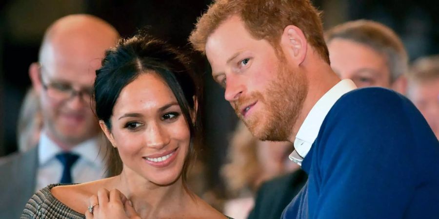 Prinz Harry und seine Verlobte Meghan Markle: An der Hochzeit sollen mehr als 2500 Zuschauer dabei sein.