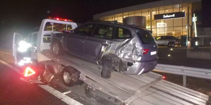 Safenwil - Lastwagen kracht in Bergungsfahrzeug
