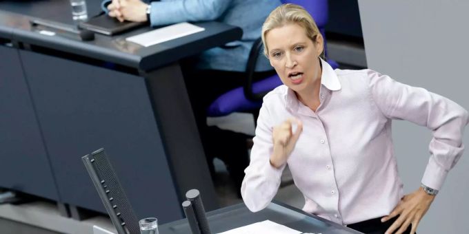 Debatte Im Parlament: Weidel Nennt Scholz «Kanzler Des Niedergangs ...