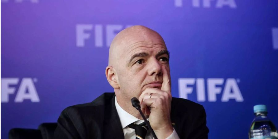 FIFA-Boss Gianni Infantino muss sich Kritik von seinem Vorgänger anhören.