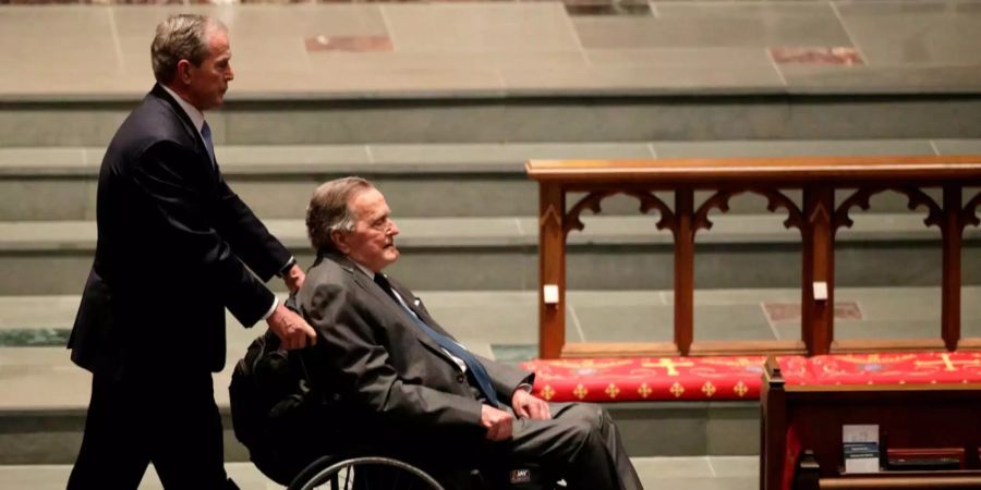 George Bush war nur drei Wochen nach seiner Entlassung aus dem Spital wieder in stationärer Behandlung.