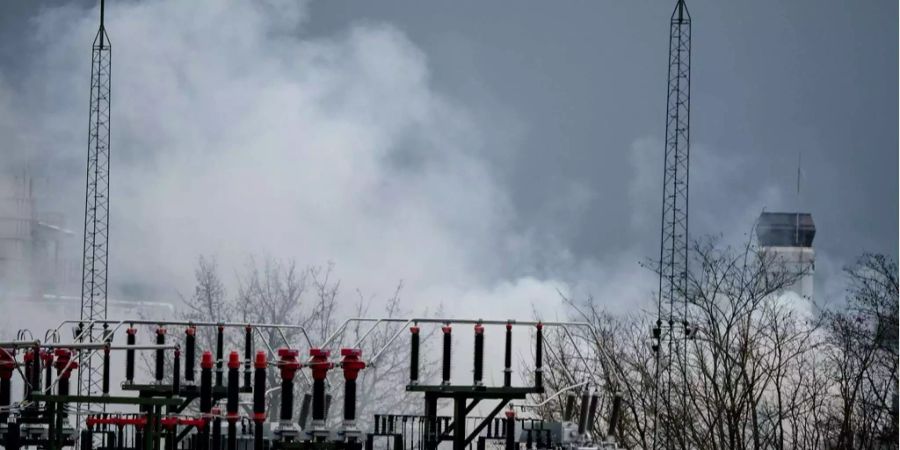 Einen Tag nach der Gas-Explosion in Österreich läuft die Versorgung wieder.